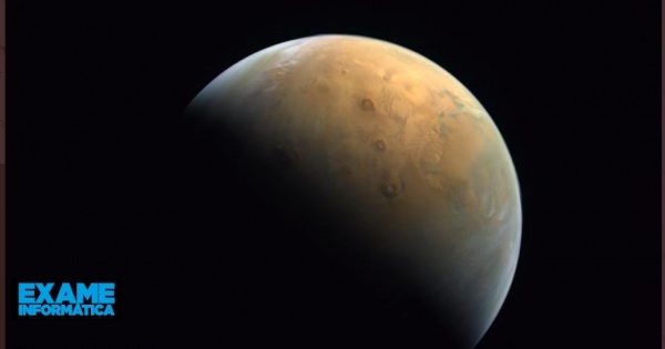 New evidence points to the existence of liquid water under the ice of Mars