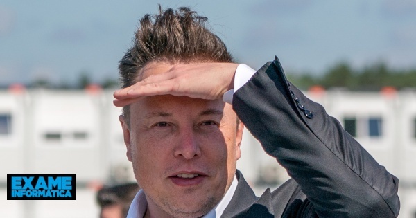 Tesla Investors Concerned After Musk Agrees to Buy Twitter