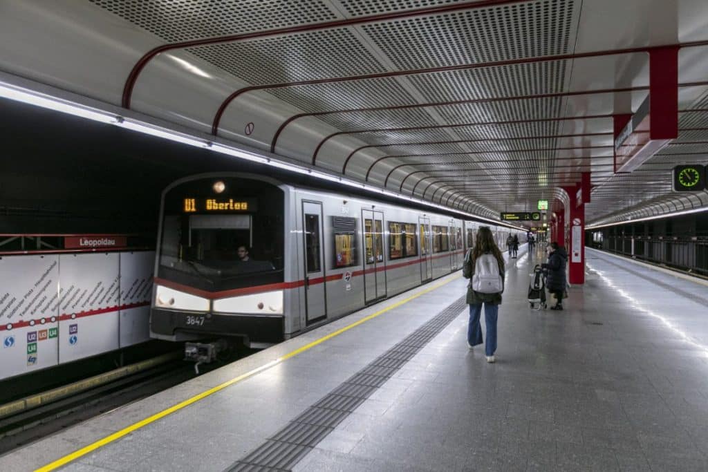 Vienna lowers the temperature in public transport by 2 degrees Celsius